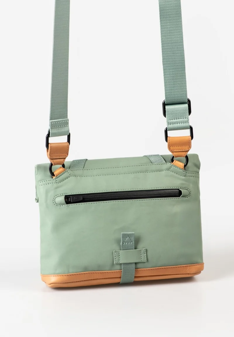 Aunts & Uncles Yao Überschlagtasche