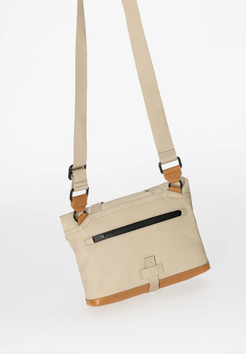 Aunts & Uncles Yao Überschlagtasche