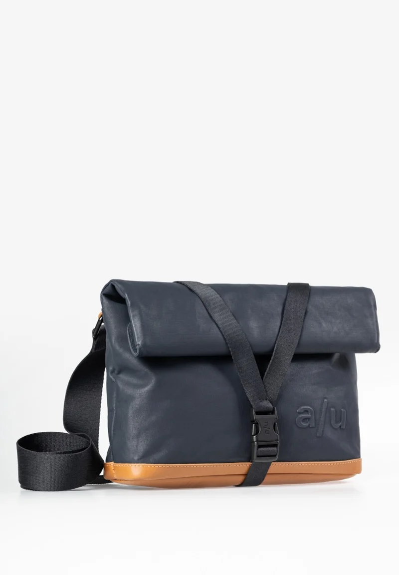 Aunts & Uncles Yao Überschlagtasche