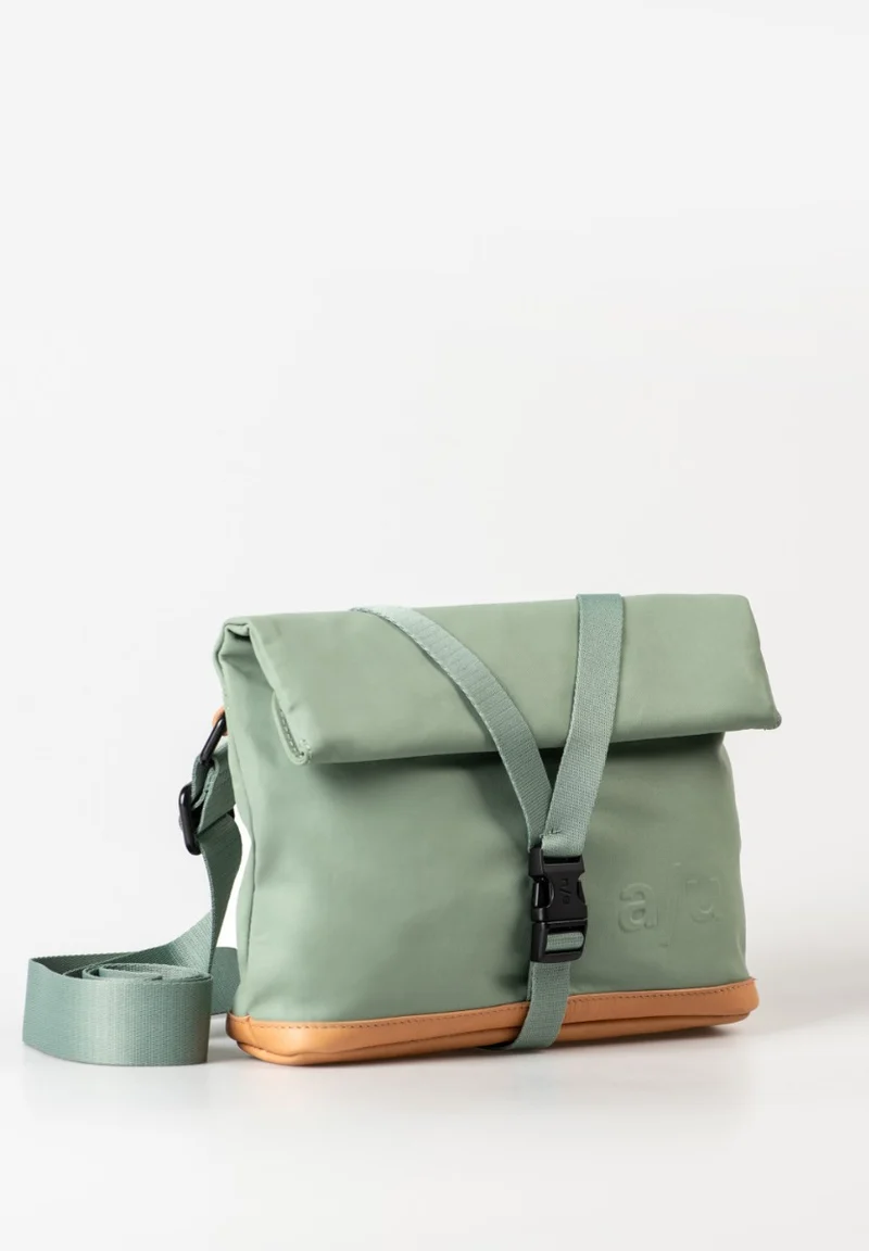 Aunts & Uncles Yao Überschlagtasche