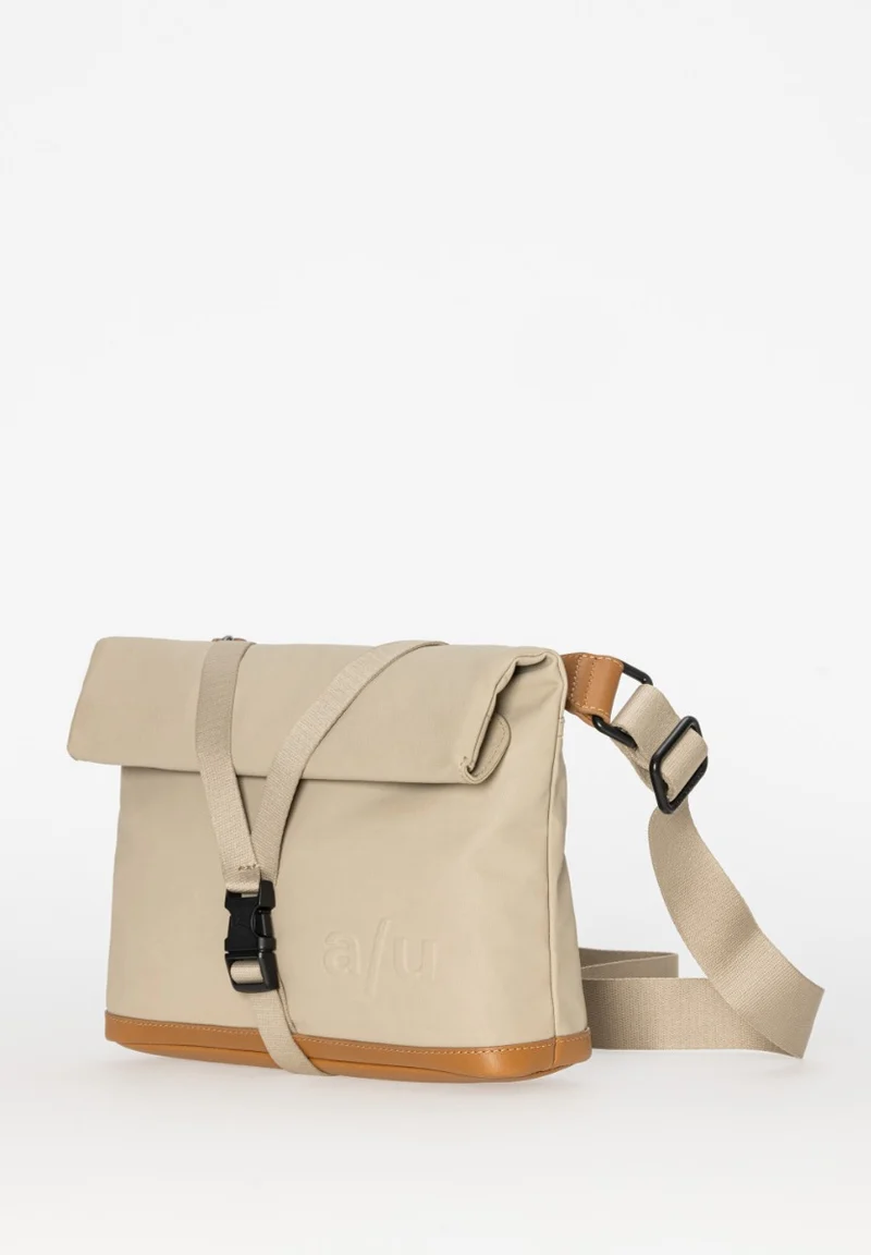 Aunts & Uncles Yao Überschlagtasche