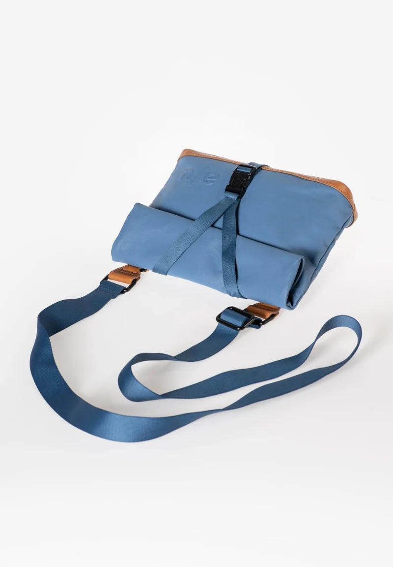 Aunts & Uncles Yao Überschlagtasche