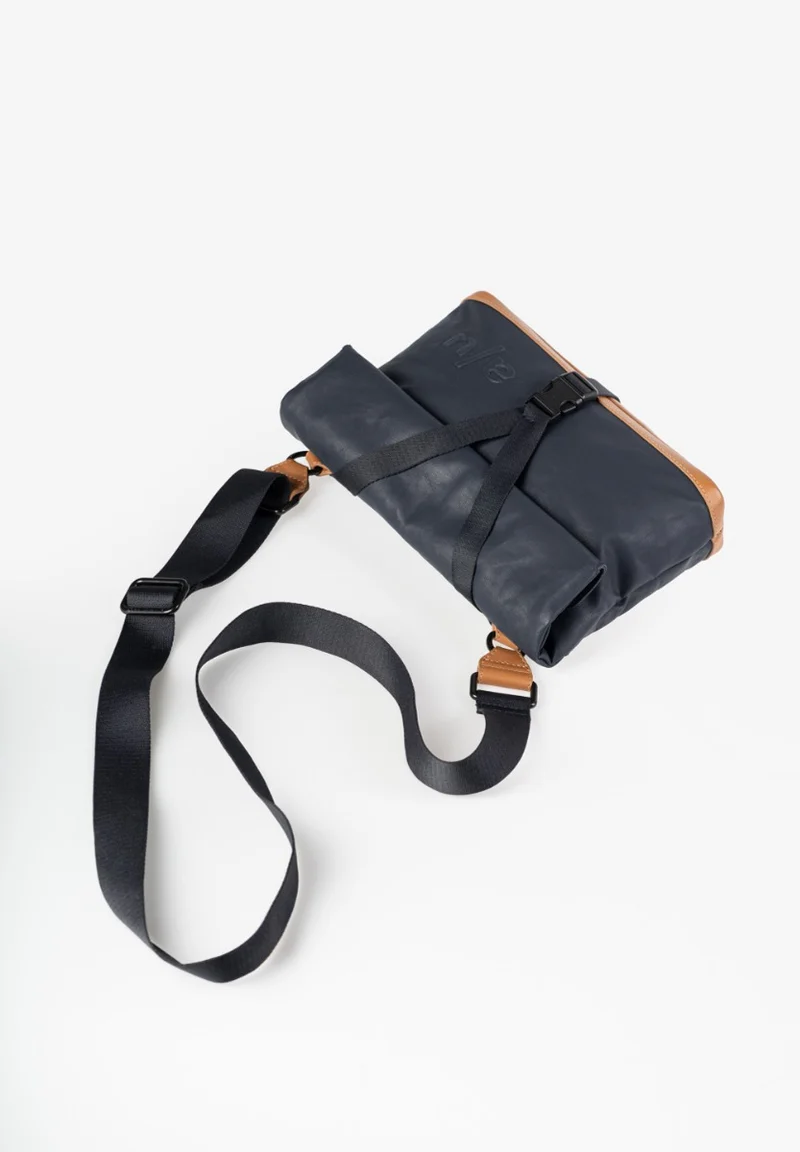 Aunts & Uncles Yao Überschlagtasche