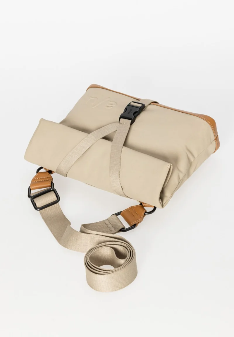 Aunts & Uncles Yao Überschlagtasche