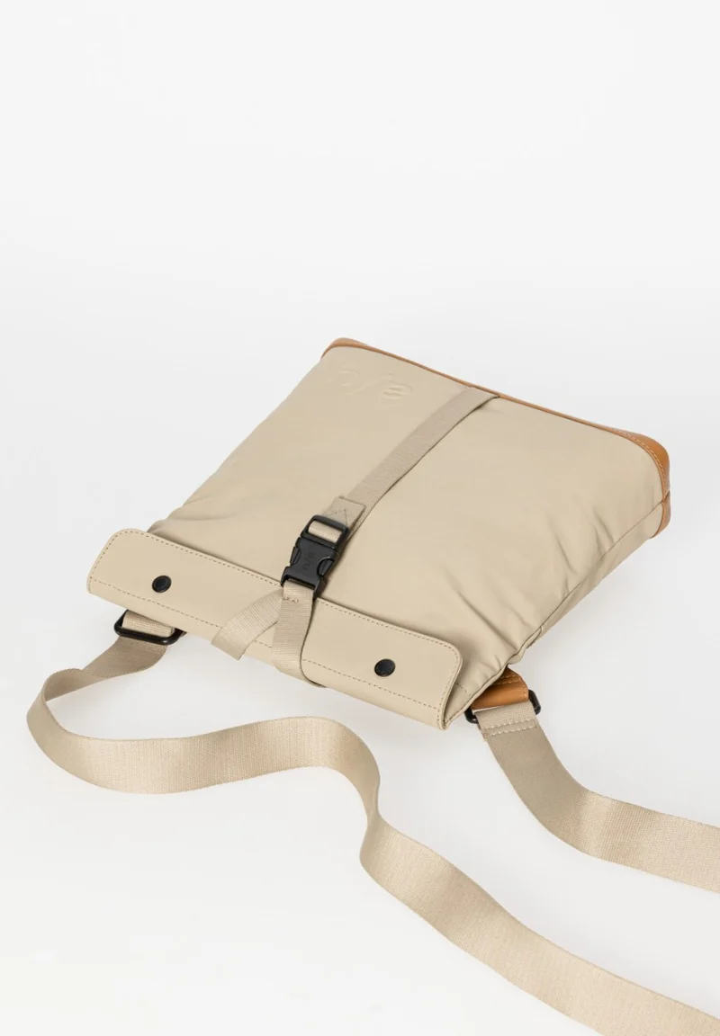 Aunts & Uncles Yao Überschlagtasche