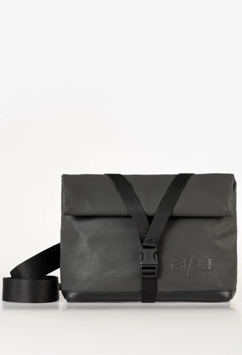 Aunts & Uncles Yao Überschlagtasche
