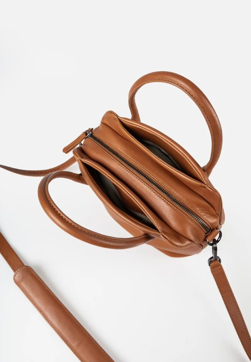 Aunts & Uncles Ease Of Mind Riemenhandtasche
