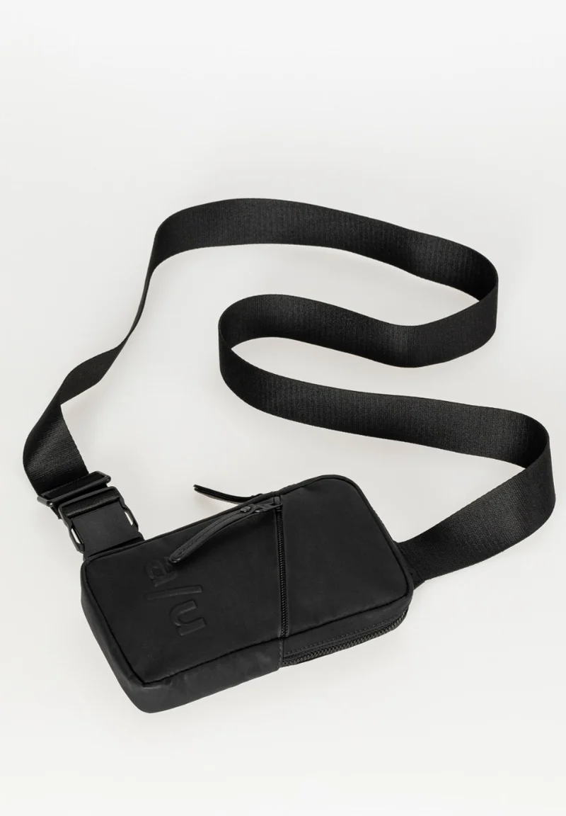 Aunts & Uncles Iwako Handytasche