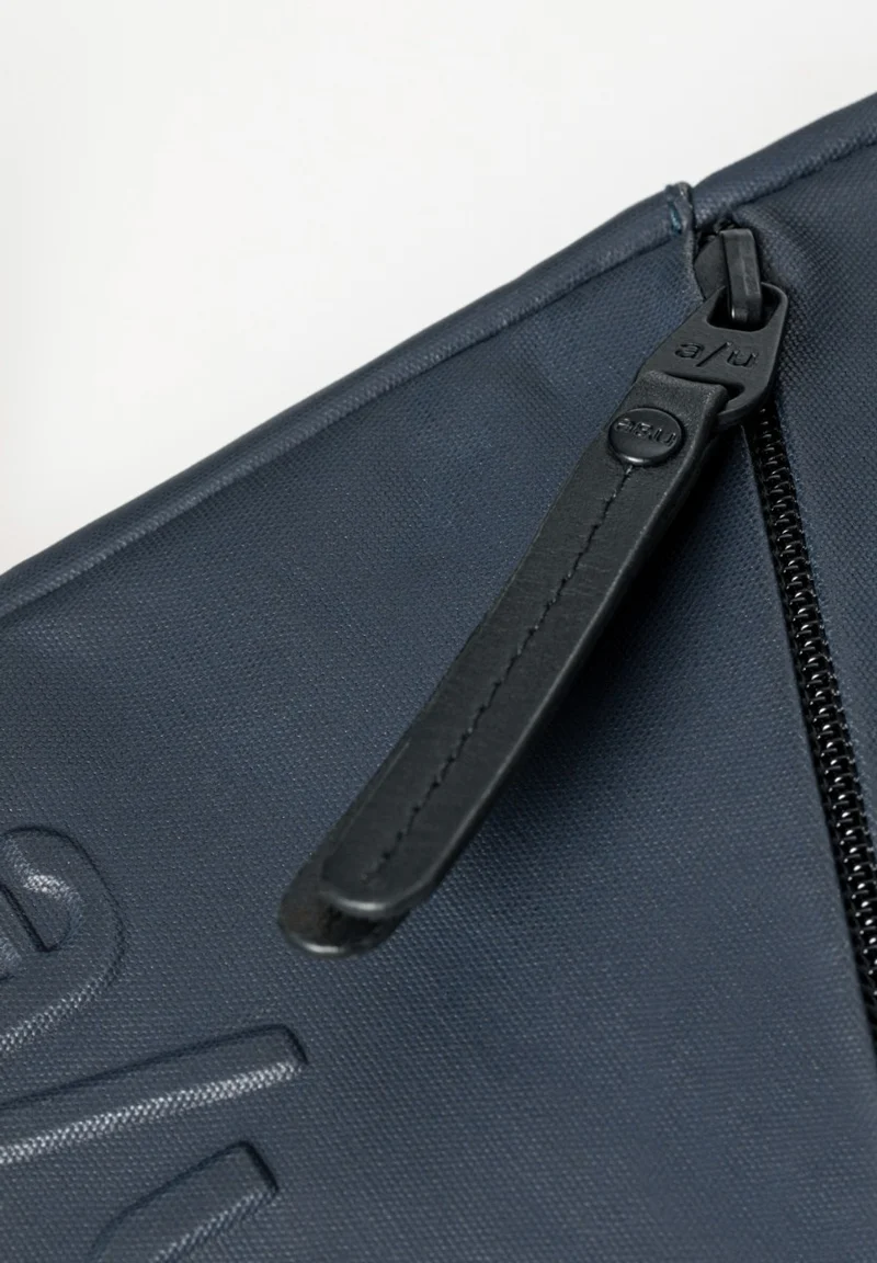 Aunts & Uncles Iwako Handytasche