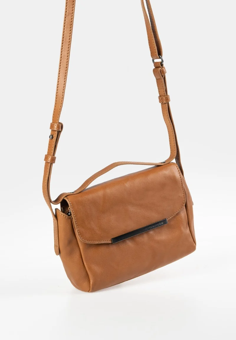Aunts & Uncles Mrs. Bao Bun Überschlagtasche