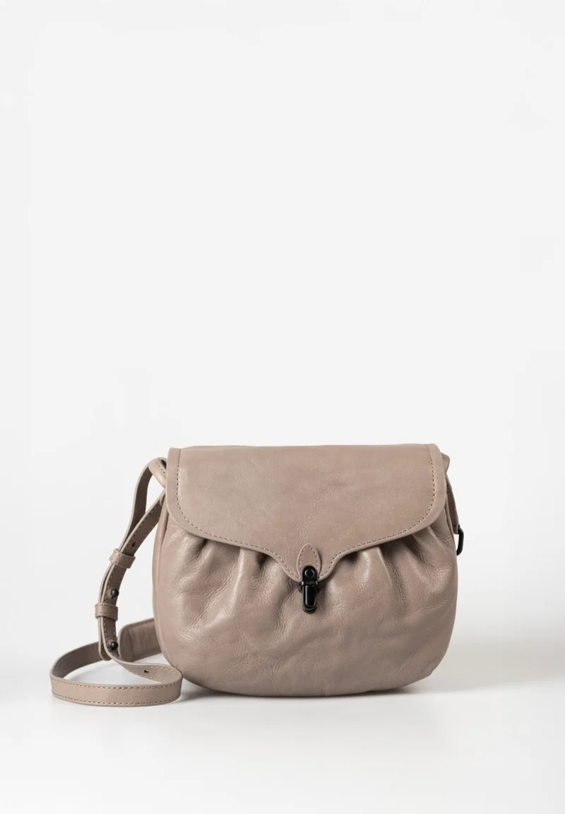 Aunts & Uncles Mrs. Coconut Cake Überschlagtasche